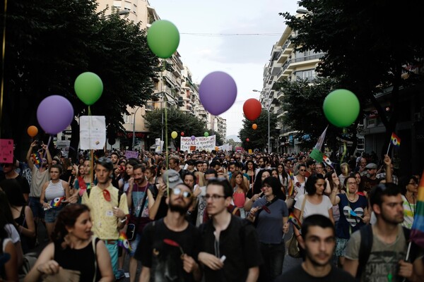 40 φωτογραφίες απ' το πολύχρωμο Pride της Θεσσαλονίκης