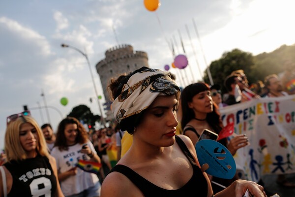 40 φωτογραφίες απ' το πολύχρωμο Pride της Θεσσαλονίκης