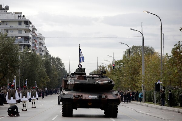 H μεγάλη στρατιωτική παρέλαση της Θεσσαλονίκης
