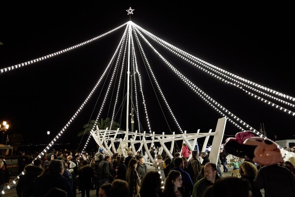 Χριστούγεννα στη Θεσσαλονίκη - Η φωταγώγηση στην πλατεία Αριστοτέλους