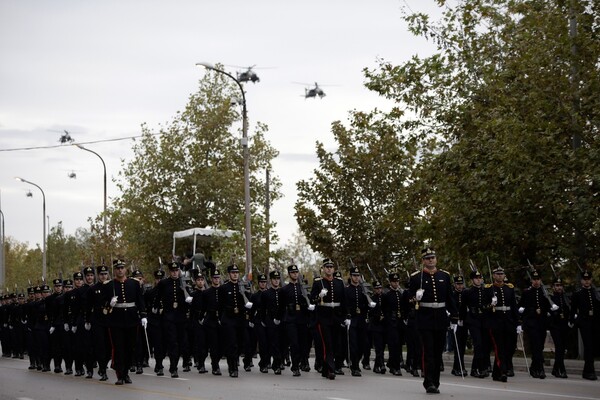 H μεγάλη στρατιωτική παρέλαση της Θεσσαλονίκης