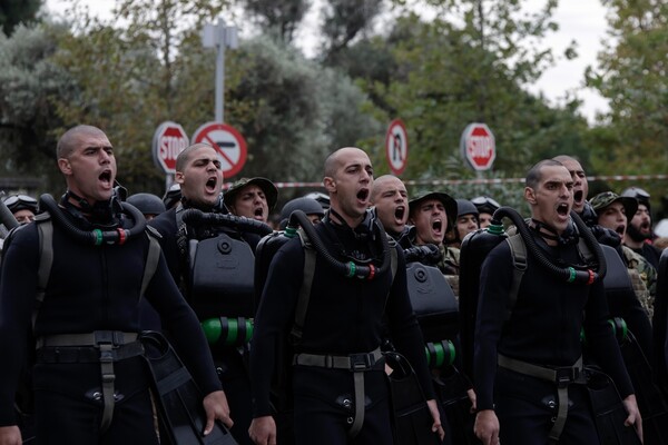 H μεγάλη στρατιωτική παρέλαση της Θεσσαλονίκης