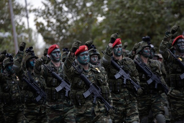H μεγάλη στρατιωτική παρέλαση της Θεσσαλονίκης