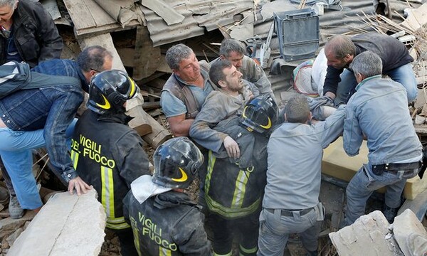 18 οι νεκροί στην Ιταλία - Πολλοί άνθρωποι είναι ακόμη παγιδευμένοι