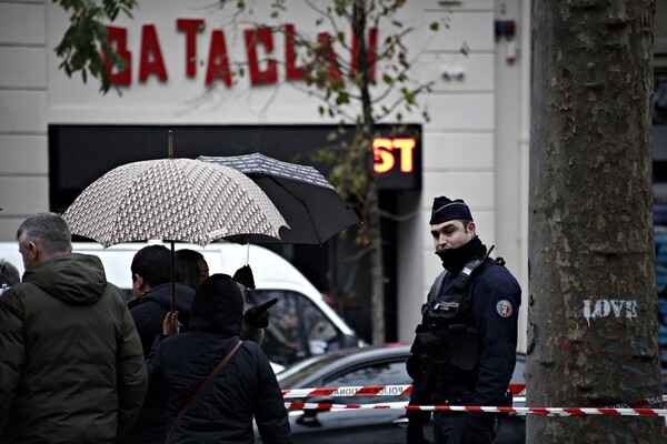 Με τη συναυλία του Στινγκ στο Μπατακλάν ξεκίνησαν οι εκδηλώσεις μνήμης για τις επιθέσεις στο Παρίσι