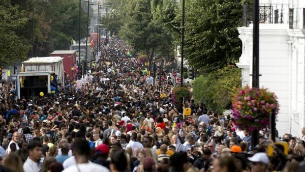Βρετανία: Χάος σε φεστιβάλ του Νότινγκ Χιλ- Έξι τραυματίες σε επιθέσεις με μαχαίρι, δεκάδες συλλήψεις