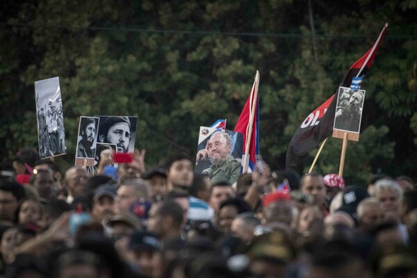 Oι φωτογραφίες του Τσίπρα στην Κούβα