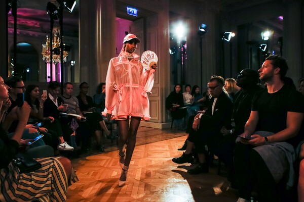 H Rihanna και η Puma x Fenty στο Παρίσι - Τα πολυτελή, αθλητικά ρούχα της Μαρίας Αντουανέτας