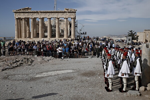 Η Αθήνα γιόρτασε την 72η επέτειο απελευθέρωσης από τους Ναζί