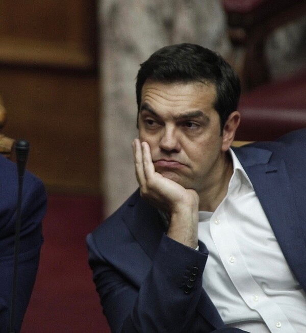 Δεν κατόρθωσε να πάρει τις 200 ψήφους - Με 179 «ναι» η απλή αναλογική