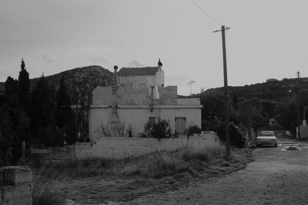 Ο Aλέξης Βασιλικός είναι ο κατάλληλος ξεναγός στη γη της Δυστοπικής Ακολουθίας