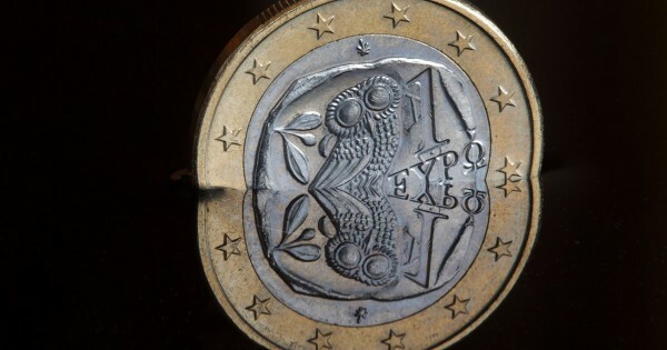 Επίθεση της αντιπολίτευσης για τον πανηγυρισμό της κυβέρνησης με την αύξηση του ΑΕΠ το γ' τρίμηνο 2016