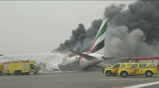 Ανώμαλη προσγείωση αεροσκάφους στο Ντουμπάι - Σώοι όλοι οι επιβάτες
