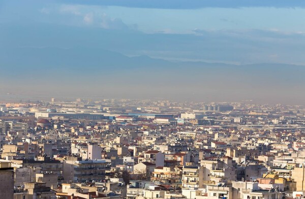 Θεσσαλονίκη: Στο απροχώρητο η δυσοσμία στον δήμο Κορδελιού-Ευόσμου. Ενοχλήσεις σε μάτια και λαιμό αναφέρουν τα παιδιά