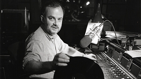 Ανεκτίμητο υλικό από τις εκπομπές του John Peel για download