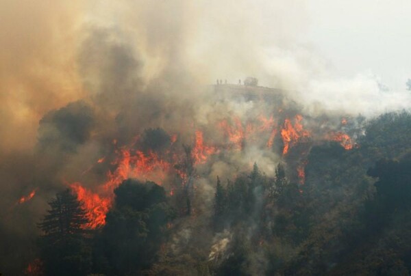 Στο έλεος της πύρινης λαίλαπας η Καλιφόρνια - Η πυρκαγιά μαίνεται από τις 22 Ιουλίου