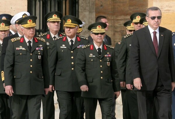 Το Ανώτατο Στρατιωτικό Συμβούλιο θα συνεδριάσει την Πέμπτη, στο παλάτι του Ερντογάν και όχι στο Γενικό Επιτελείο