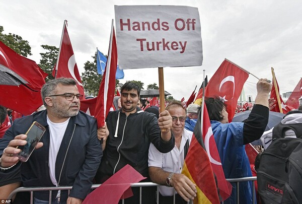 H Toυρκία ανακαλεί τον πρέσβη της στο Βερολίνο