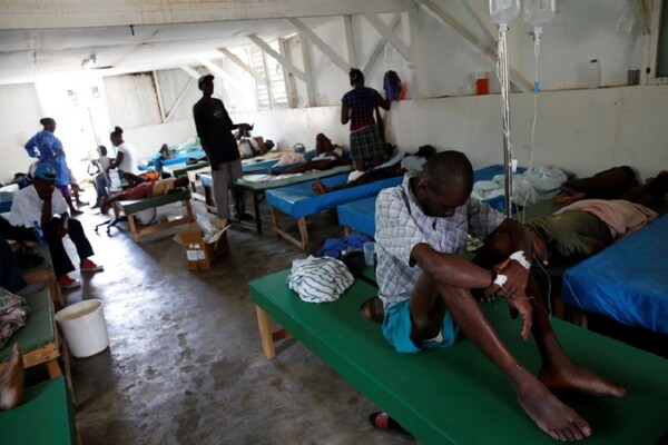 Ο ΠΟΥ στέλνει 1 εκατ. εμβόλια κατά της χολέρας στην Αϊτή