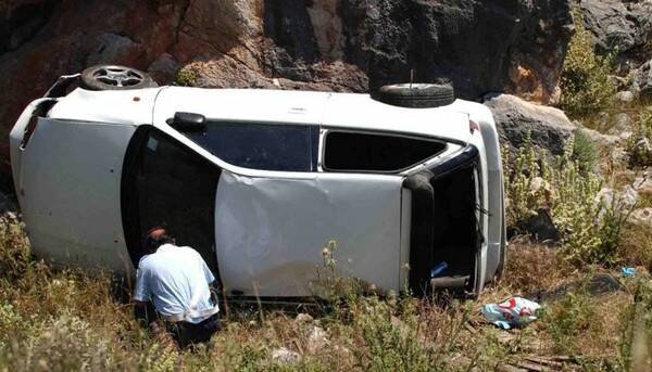 Αυτοκίνητο έπεσε σε γκρεμό στη Γορτυνία- Νεκρός ανασύρθηκε ο οδηγός του