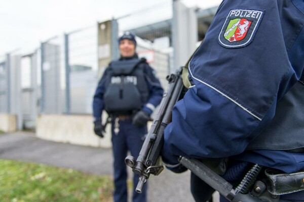 Γερμανία: Οι αρχές συνέλαβαν «υψηλόβαθμο στέλεχος» του Ισλαμικού Κράτους