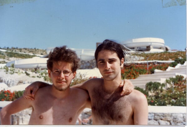 Ένας διάττων, ξεχωριστός ποιητής των ’90s που αυτοκτόνησε πριν συμπληρώσει τα 20 του χρόνια.