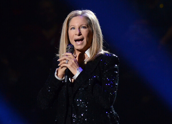 Η Barbra Streisand μαλώνει την "Siri" της Apple και ζητά να προφέρει το όνομα της σωστά