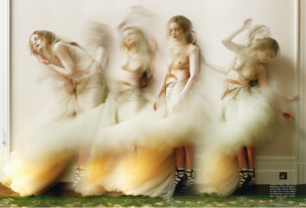 Στον περίεργο, μαγικό κόσμο του Tim Walker