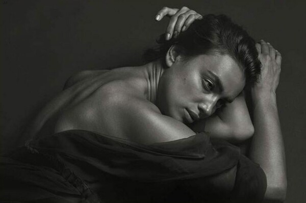 H Irina Shayk δείχνει ακόμη πιο όμορφη στις φωτογραφίες του Mario Sorrenti - NSFW