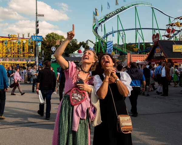 Oktoberfest: Μπύρα, πόλκα και βαυαρικά λουκάνικα