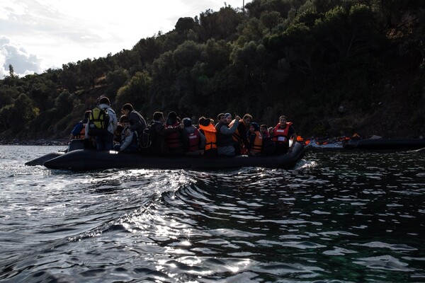 Europol: Κυρίως Τούρκοι, Σύροι και Ρουμάνοι οι παράνομοι διακινητές προσφύγων από την Τουρκία