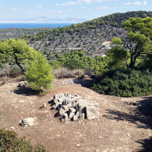 Ο ναός της Αφαίας στο φως μιας καλοκαιρινής μέρας