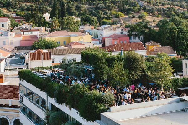 Πράσινες οάσεις σε ταράτσες κήπους και αυλές