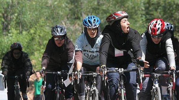 Ιράν: Απαγορεύεται οι γυναίκες να κάνουν ποδήλατο διότι «διαρρηγνύεται η αγνότητά τους»