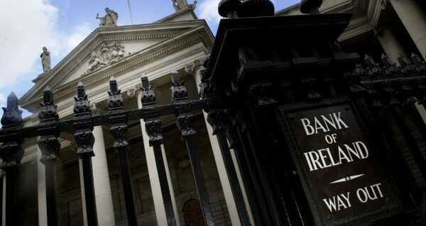 Ιρλανδία: Στην φυλακή τρεις τραπεζίτες για το κραχ του 2008