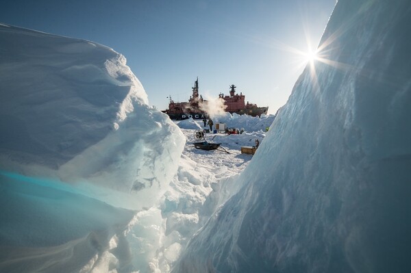 Αρκτική: Τεράστιο κομμάτι πάγου στο μέγεθος της Φλόριντα έλιωσε μετά από θερμό κυκλώνα