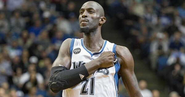 O Kevin Garnett σταματάει το μπάσκετ