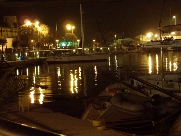 Τροχαίο με εγκατάλειψη στο λιμάνι του Λαυρίου