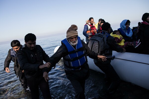 Αυξάνονται και πάλι οι προσφυγικές ροές στα ελληνικά νησιά