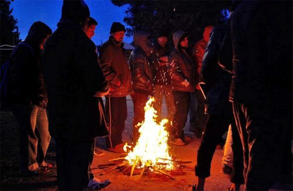 Μετά από τις έντονες κινητοποιήσεις προσφύγων στη Μαλακάσα, οι σκηνές τους αντικαθίστανται με οικίσκους