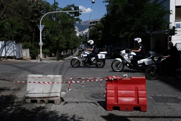 Tηλεφώνημα για βόμβα στο μετρό στο Σύνταγμα και στο ΥΠΟΙΚ (update)