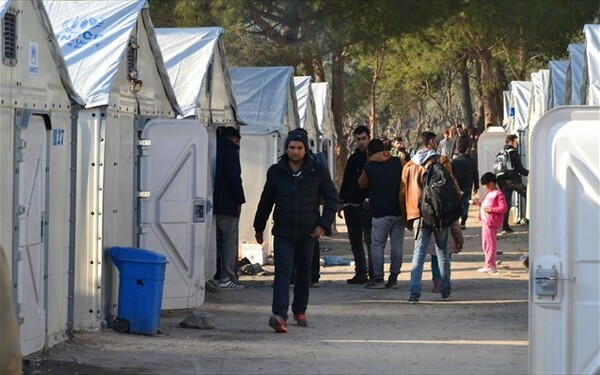 Παραμένουν πάνω από 57 χιλιάδες οι πρόσφυγες