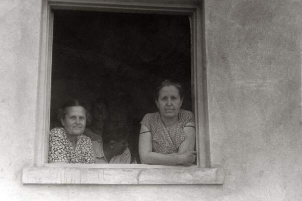 Ένα εκλεκτό photobook από τη Λία Ναλμπαντίδου