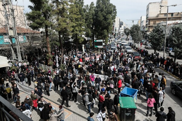 Αστυνομική βία: Συγκεντρώσεις διαμαρτυρίας σε πλατείες σε όλη την Ελλάδα