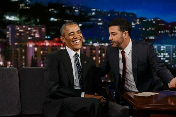 Συνεχείς καυστικοί σχολιασμοί του Ομπάμα για τον Ντόναλντ Τραμπ στον Jimmy Kimmel