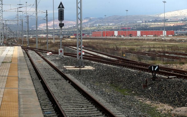 Μία μόνο προσφορά για την κατασκευή του πρώτου εμπορευματικού σταθμού στη χώρα