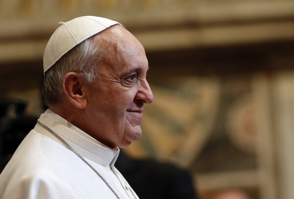 Πάπας: Οι Χριστιανοί θα πρέπει να ζητήσουν συγγνώμη από τους ομοφυλόφιλους