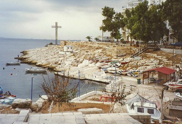 Η Λένα Αλκαίου αγαπάει τη γειτονιά της, τον Πειραιά