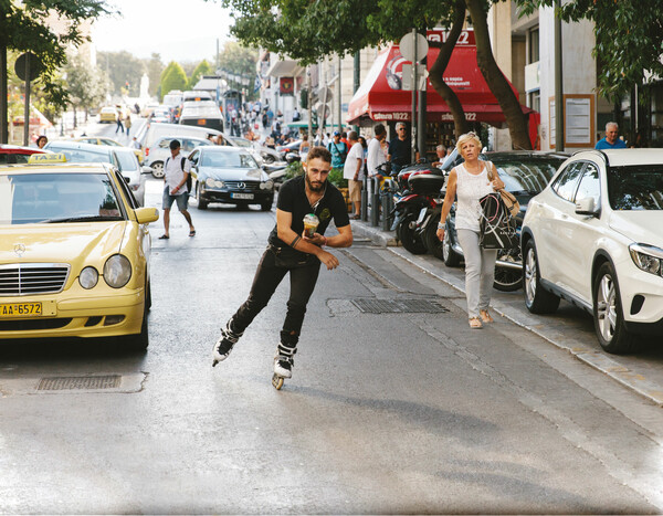 Τα rollers ξαναζoύν μέρες δόξας στην Αθήνα