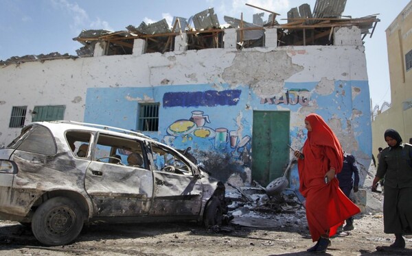 Σομαλία: Επίθεση με αυτοκίνητο γεμάτο εκρηκτικά έξω από παραλιακό εστιατόριο